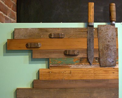 Como hacer un organizador de cuchillos con madera reciclada