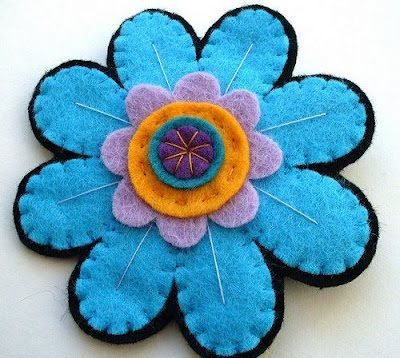 broches fieltro muñeca