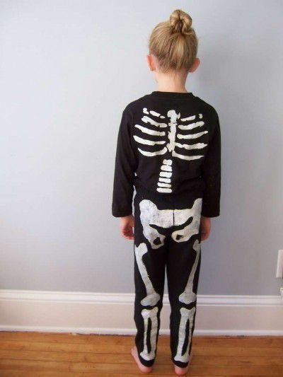 como hacer un disfraz de esqueleto para halloween