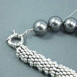como hacer pulseras con perlas paso a paso