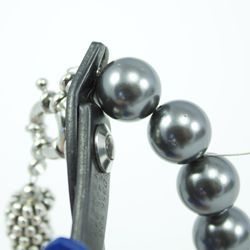 como hacer pulseras con perlas paso a paso