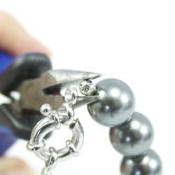 como hacer pulseras con perlas paso a paso