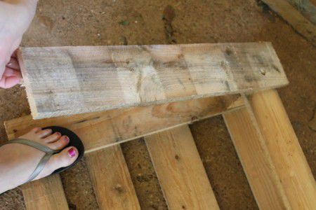 Como hacer bancos de madera con palets