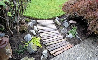 caminos de madera para jardin