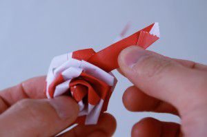 como hacer rosas de papel