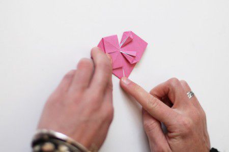 como hacer un corazon en origami