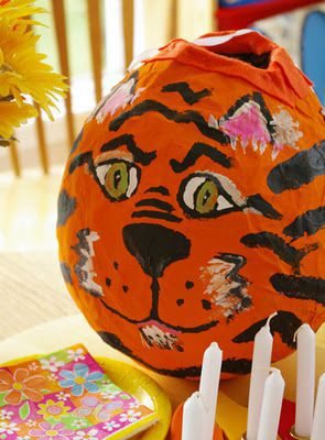 como hacer una piñata casera