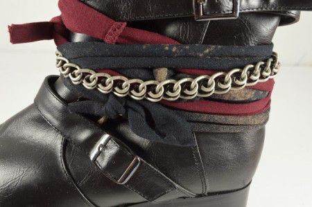 Como decorar botas con tela y cadenas