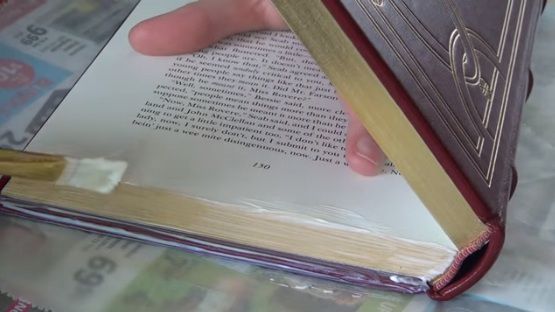 Como hacer un bolso de mano con un libro 1