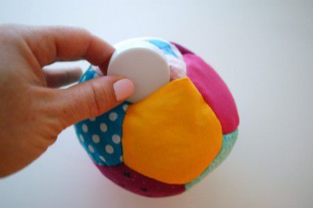 Como hacer una pelota para bebe de patchwork