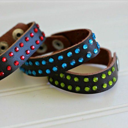 Como hacer una pulsera de cuero
