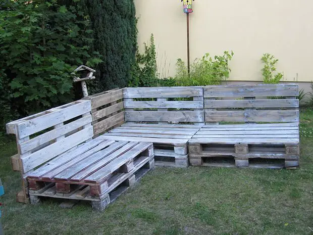 Como hacer un living de exterior con pallets