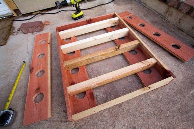 Como hacer un porta vinos de pared 44