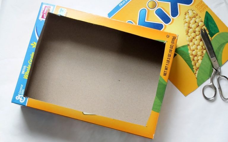 Como hacer un arenero con una caja