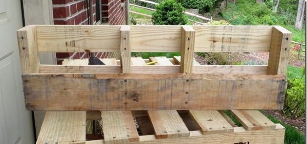 Como hacer un porta vinos con pallets 3