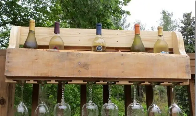 Como hacer un porta vinos con pallets 9