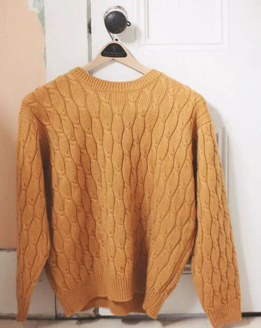 Como hacer un puff con un sweater 1