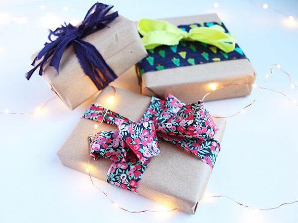 ideas para envolver regalos navideños de una forma distinta